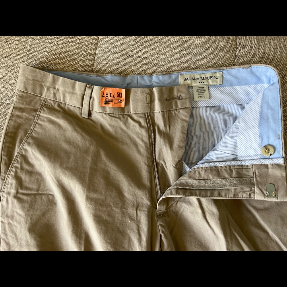 Banana Republic Light-Weight Tan Flat Front Pants 30x30